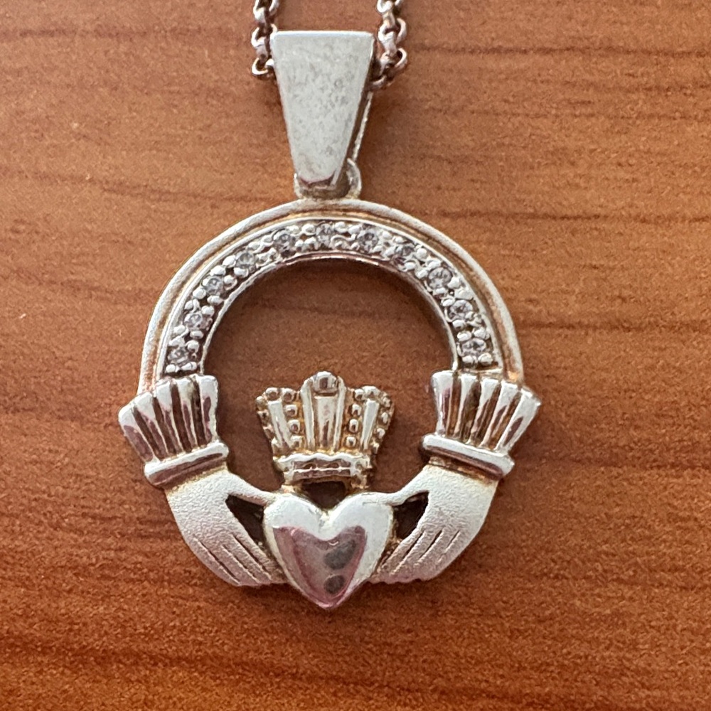 Sterling Silver  Irish Claddagh Pendant Necklace